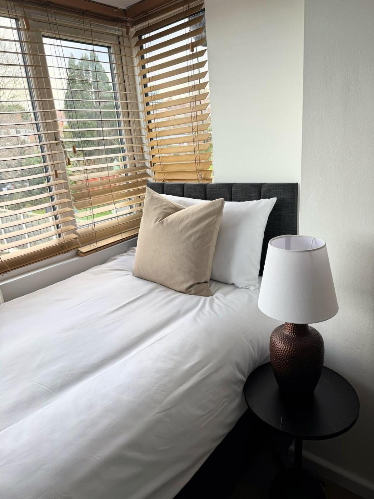 3 Bed House Near Nec, Hs2 For Long - Contractors, Families, Work Groups Holiday home Birmingham